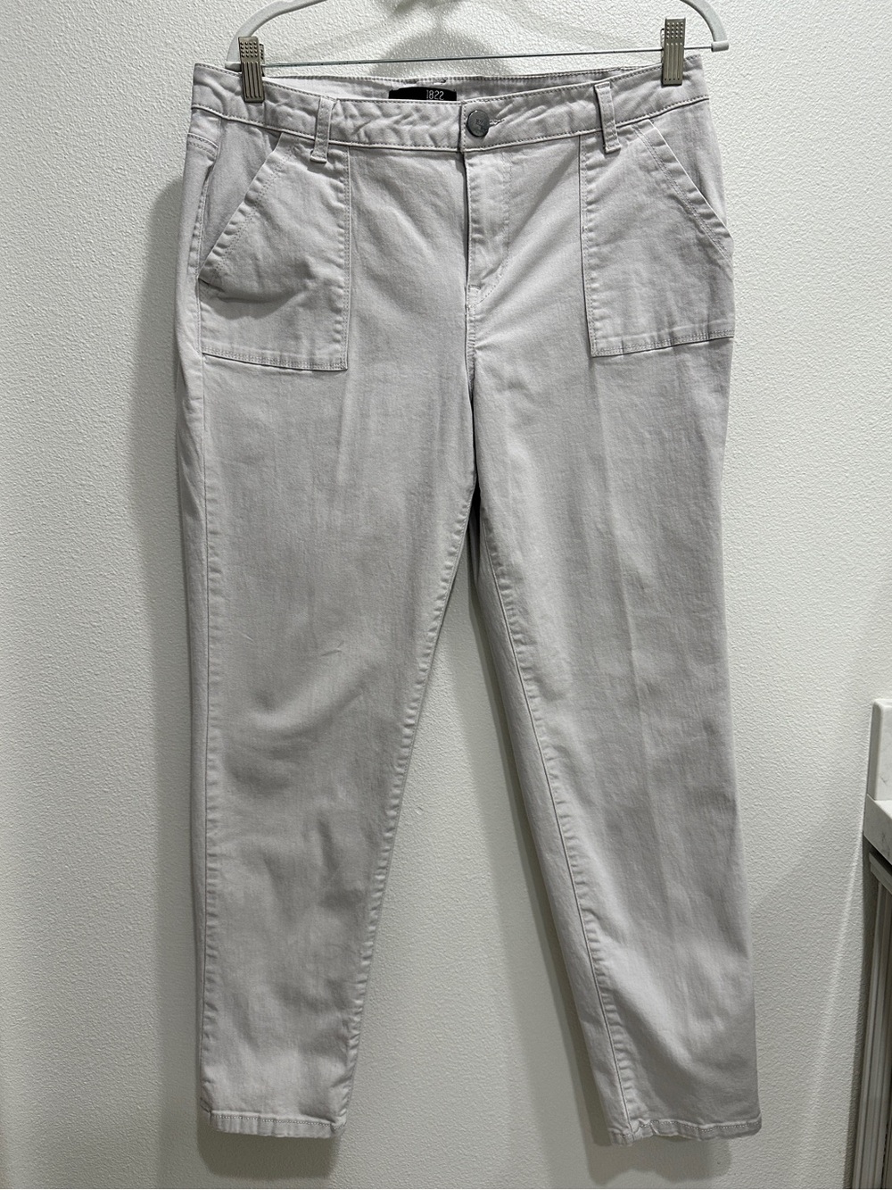 1822 Denim Women's Light Gray Boyfriend Pocket Jeans